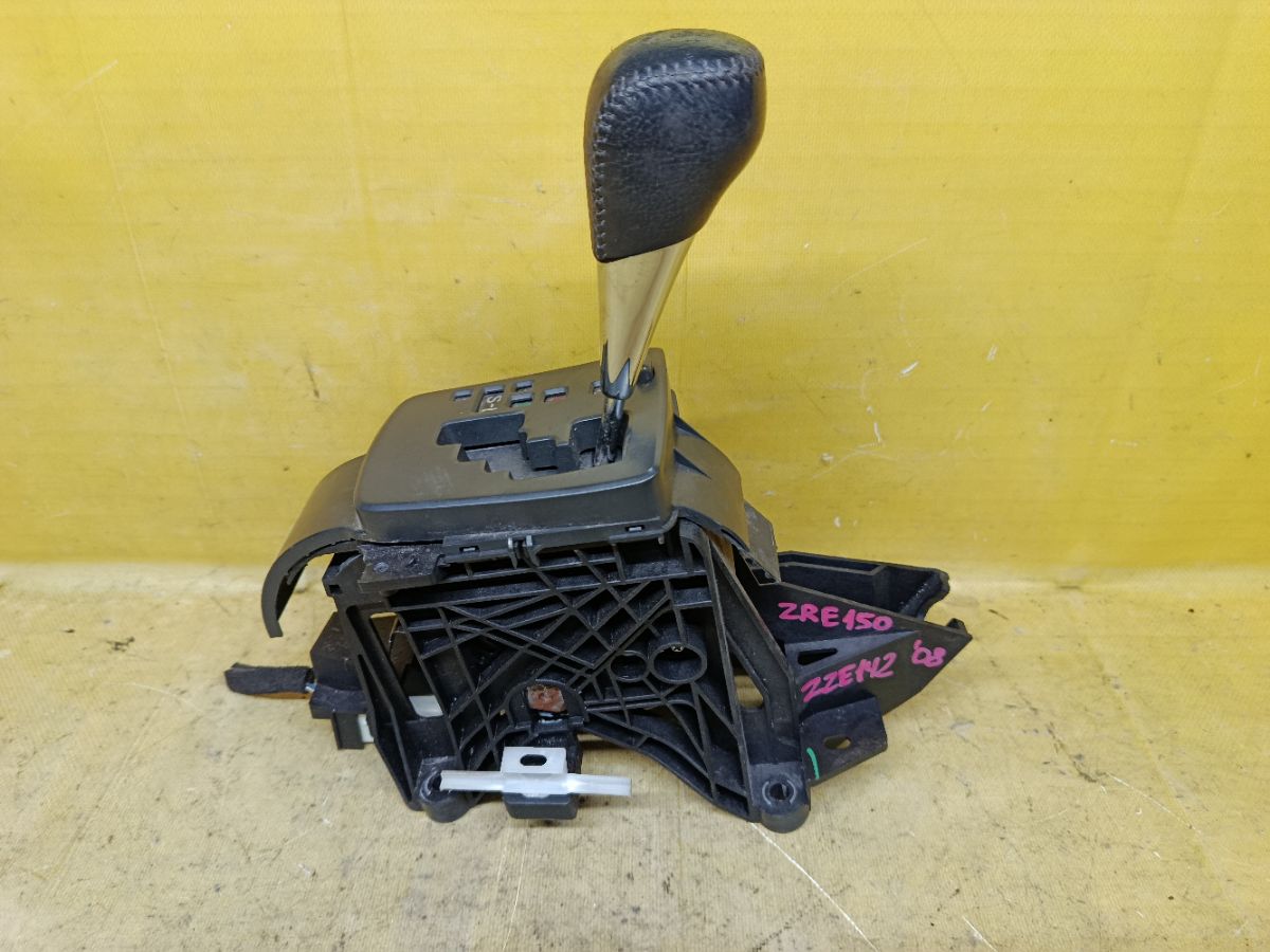 Ручка КПП на Toyota Corolla ZRE150 Фото 2