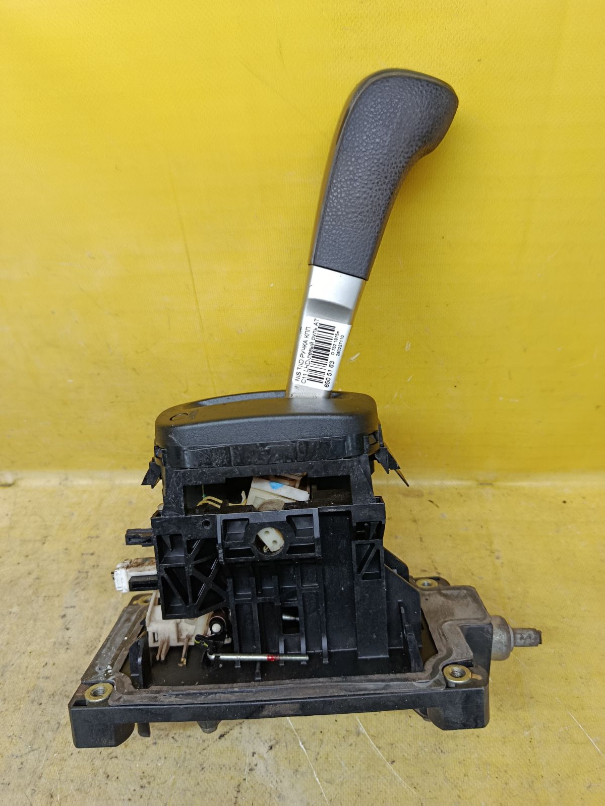 Ручка КПП на Nissan Tiida C11 Фото 3