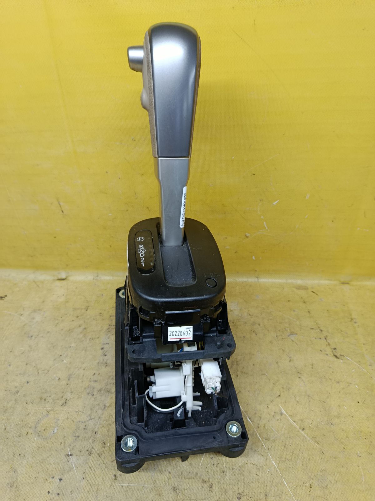 Ручка КПП на Nissan Tiida C11 Фото 2