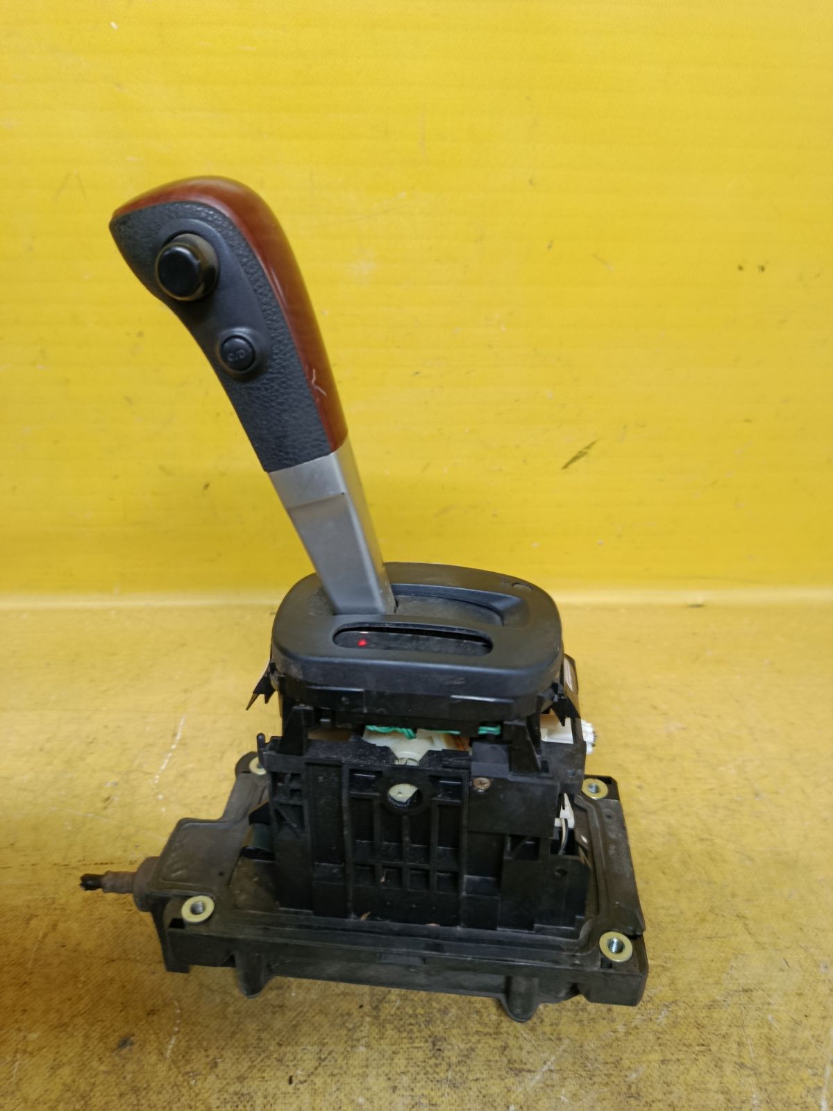 Ручка КПП на Nissan Tiida C11 Фото 2