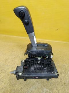 Ручка КПП на Nissan Tiida C11