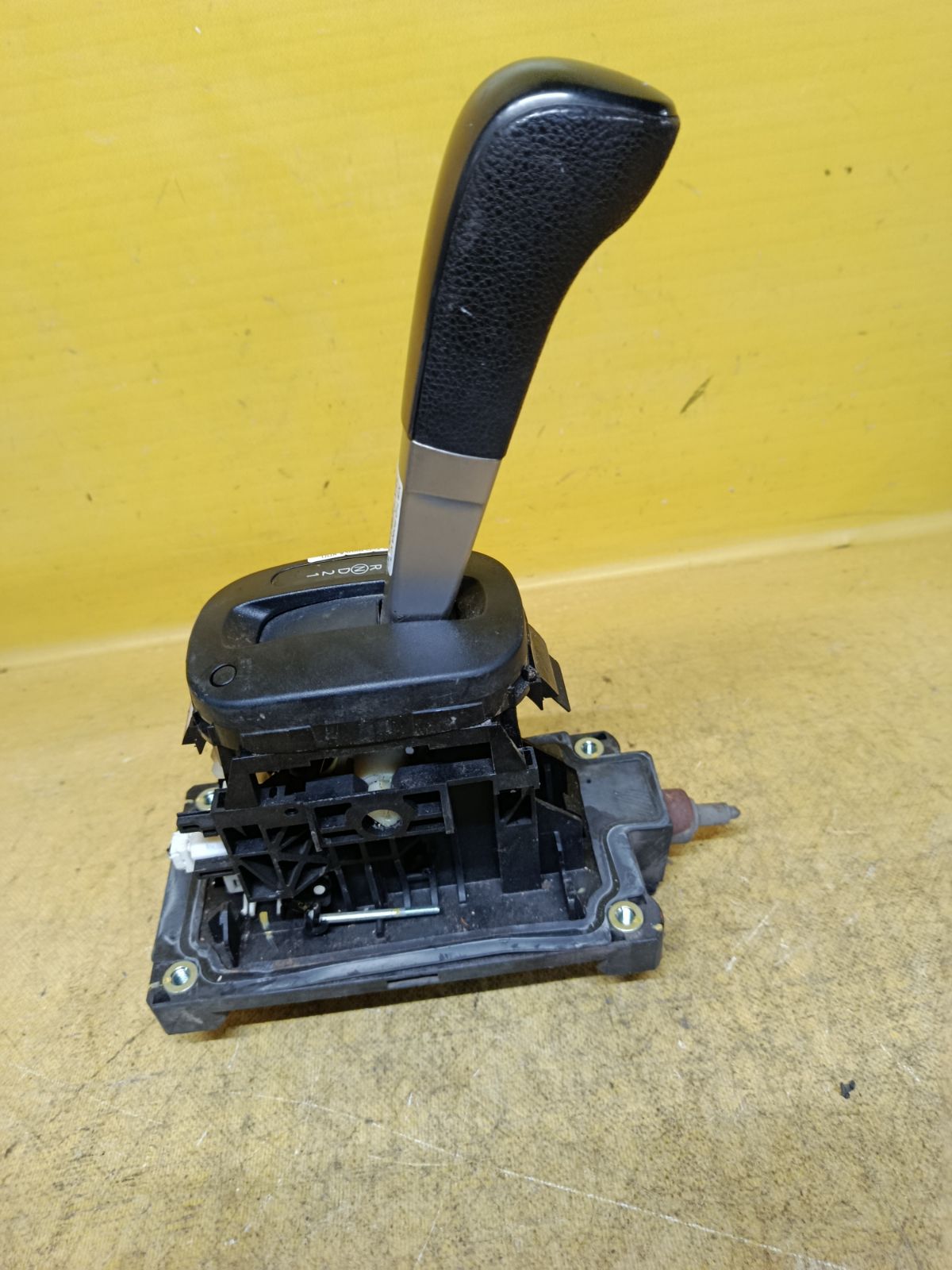 Ручка КПП на Nissan Tiida C11 Фото 3