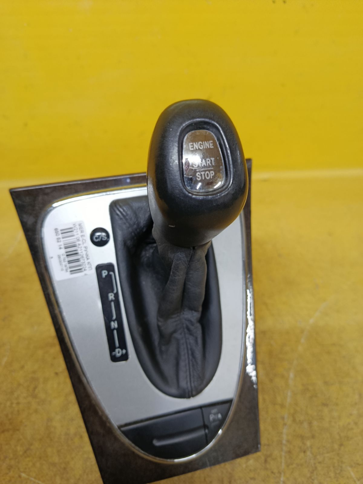 Ручка КПП A2112673224, A2118213058 на Mercedes-Benz E-Class W211.065 Фото 1