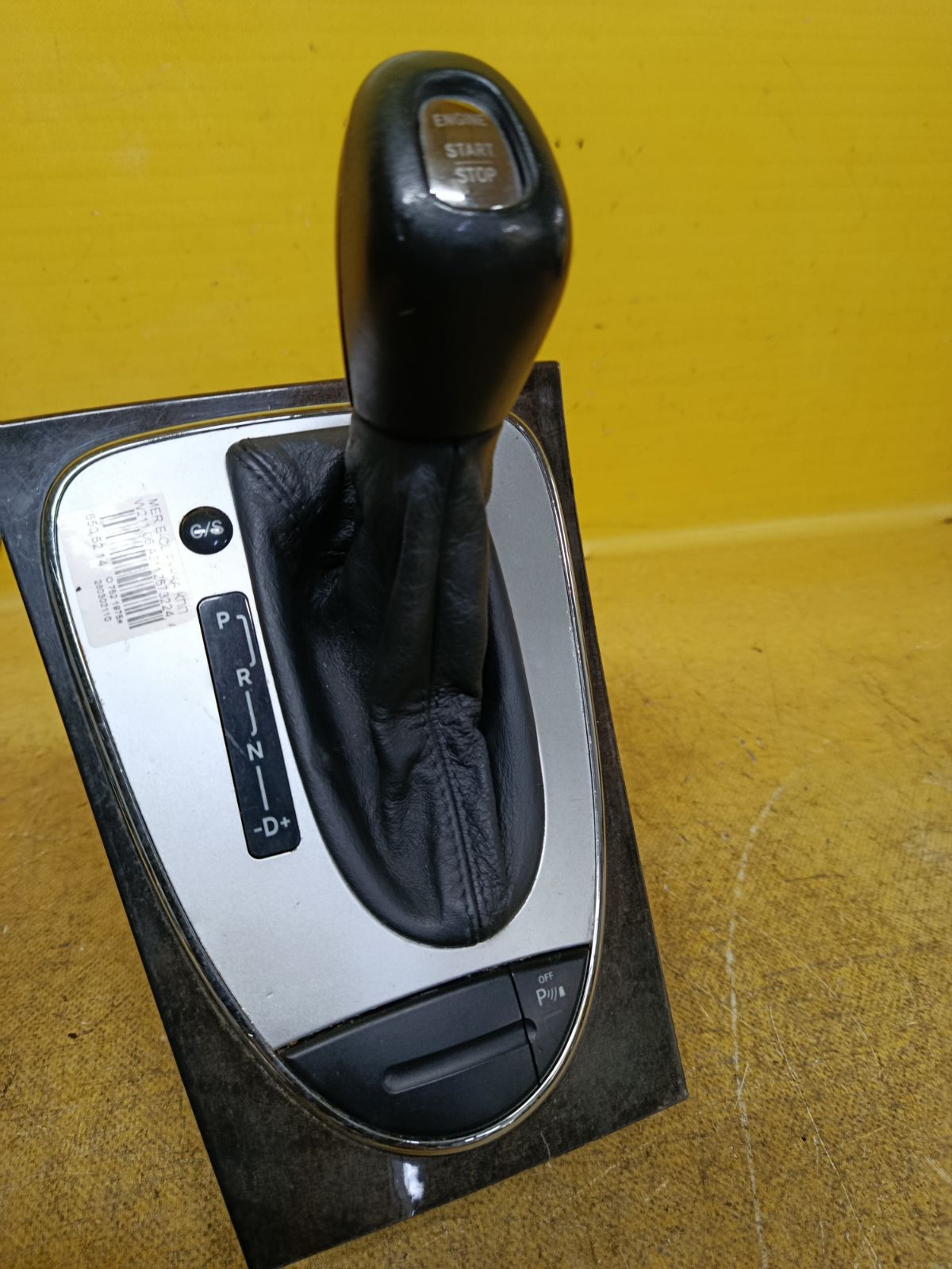 Ручка КПП A2112673224, A2118213058 на Mercedes-Benz E-Class W211.065 Фото 2