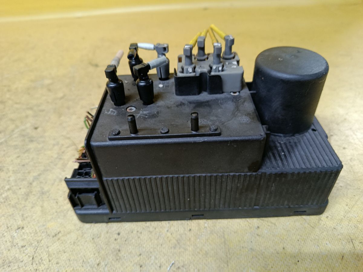 Компрессор центрального замка A1408003248 на Mercedes-Benz S-Class W140.033 104.990 Фото 2