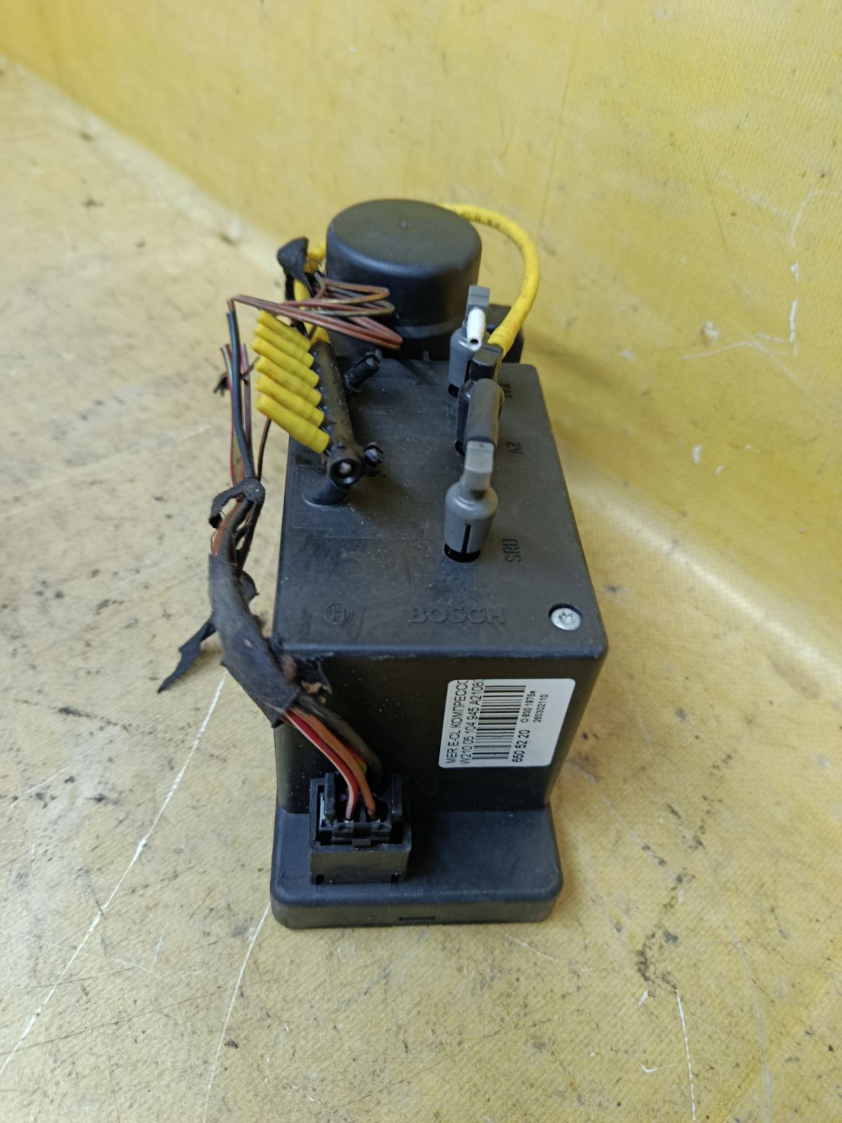 Компрессор центрального замка A2108000148 на Mercedes-Benz E-Class W210.053 104.945 Фото 4