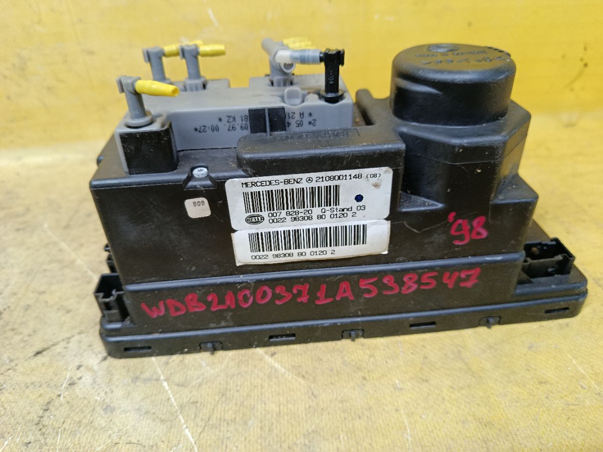 Компрессор центрального замка A2108001148 на Mercedes-Benz E-Class W210.037 111.970 Фото 2
