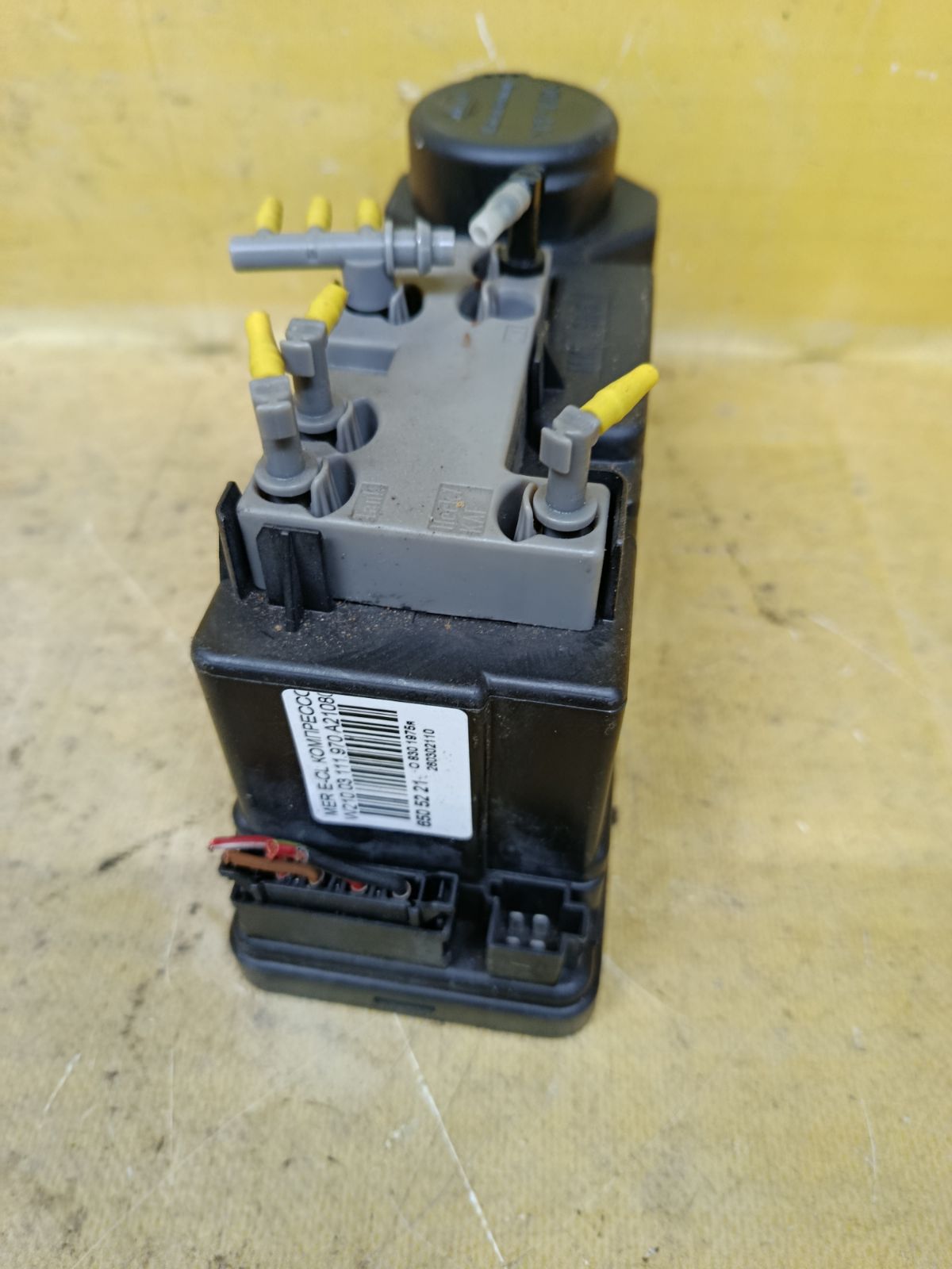 Компрессор центрального замка A2108001148 на Mercedes-Benz E-Class W210.037 111.970 Фото 3