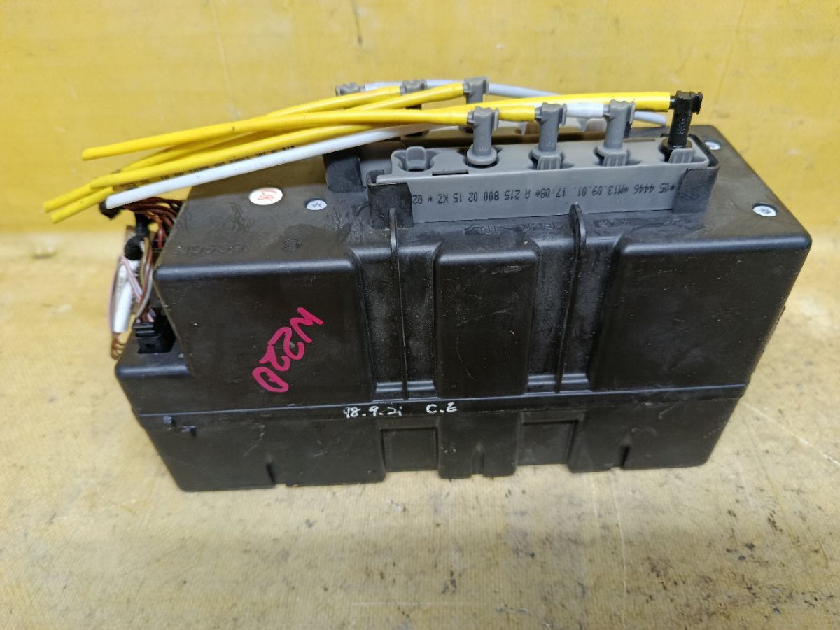 Компрессор центрального замка A2208000848 на Mercedes-Benz S-Class W220.175 113.960 Фото 2