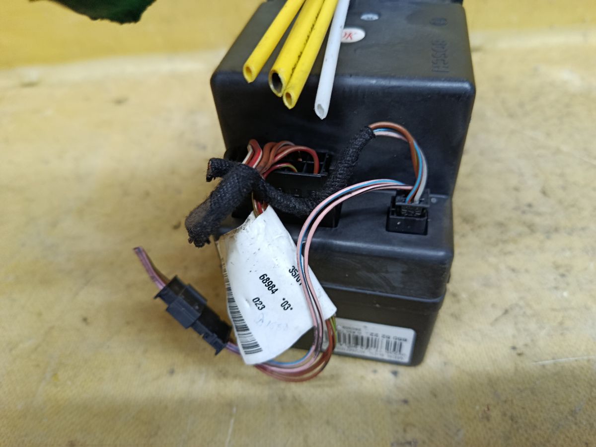 Компрессор центрального замка A2208000848 на Mercedes-Benz S-Class W220.175 113.960 Фото 3