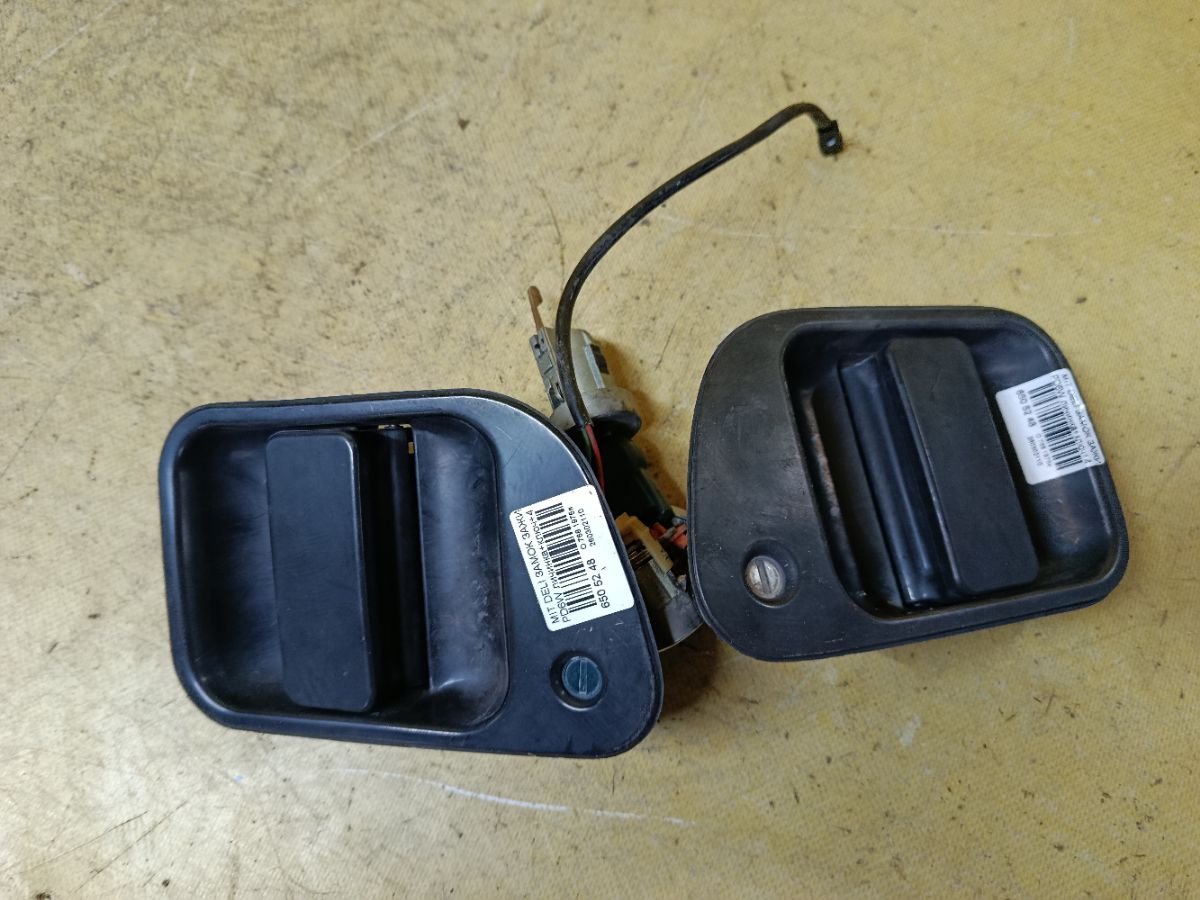 Замок зажигания на Mitsubishi Delica Space Gear PD6W Фото 3