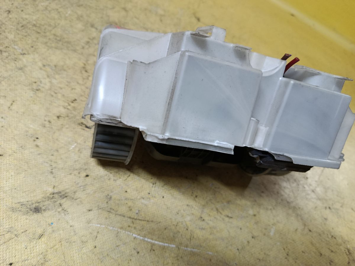 Мотор печки 8EW351041-681 на Mercedes-Benz S-Class W221 Фото 3