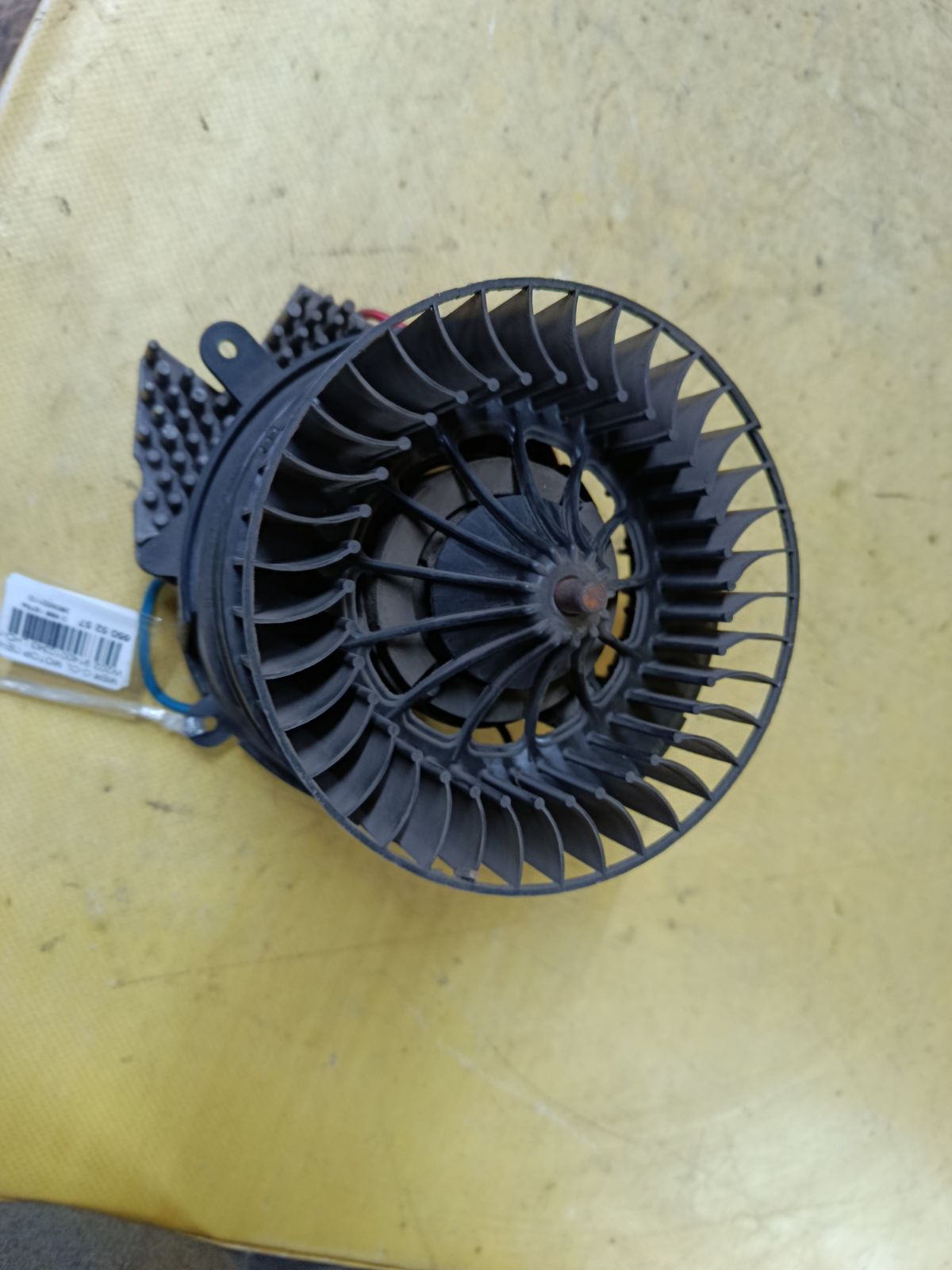 Мотор печки 9140010343 на Mercedes-Benz C-Class W202 Фото 2