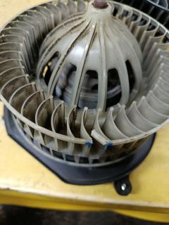 Мотор печки A2118300408, A2118300908, A2119062300 на Mercedes-Benz E-Class W211.065 Фото 3