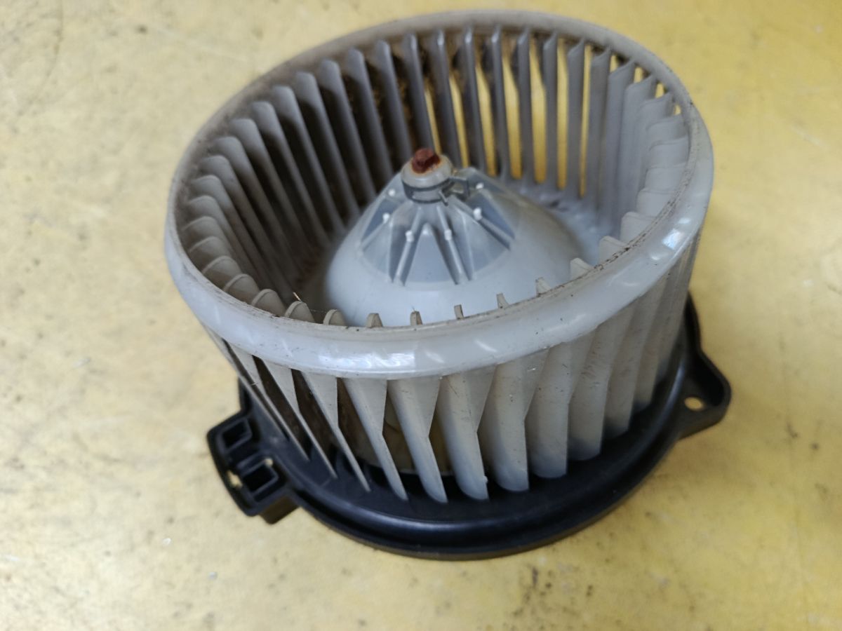 Мотор печки на Lexus Rx400h MCU38L Фото 3