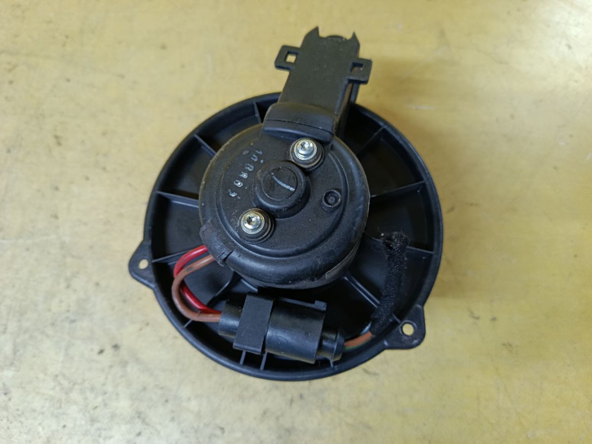 Мотор печки 4B1820021B на Audi A6 4B Фото 1