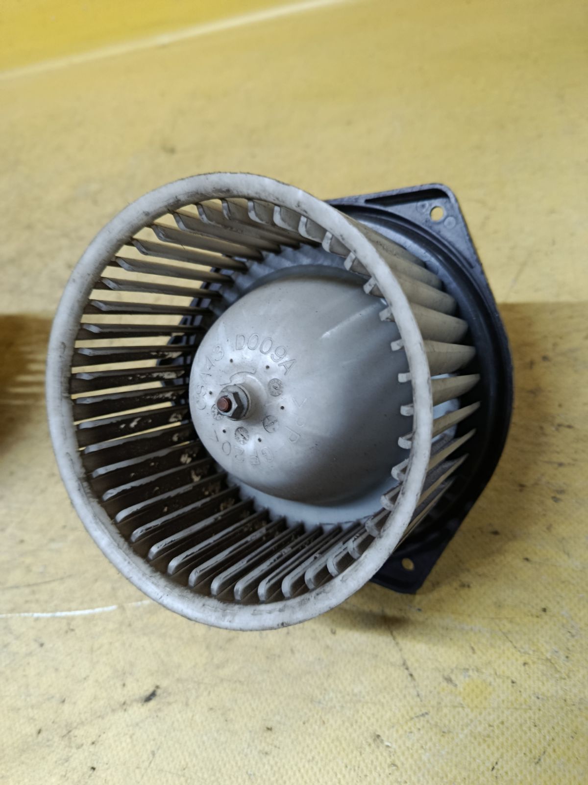 Мотор печки на Mitsubishi Outlander CW5W Фото 2