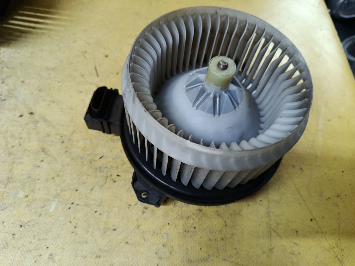 Мотор печки на Honda Jazz GE8 Фото 2