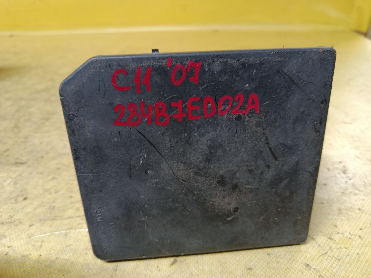Блок предохранителей 284B7-ED02A на Nissan Tiida C11 HR15DE Фото 2