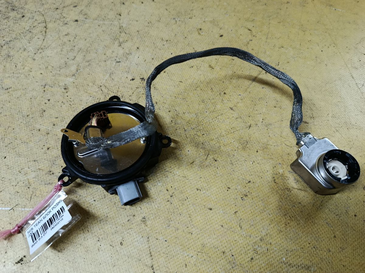 Блок розжига ксенона на Nissan Teana J32 Фото 1