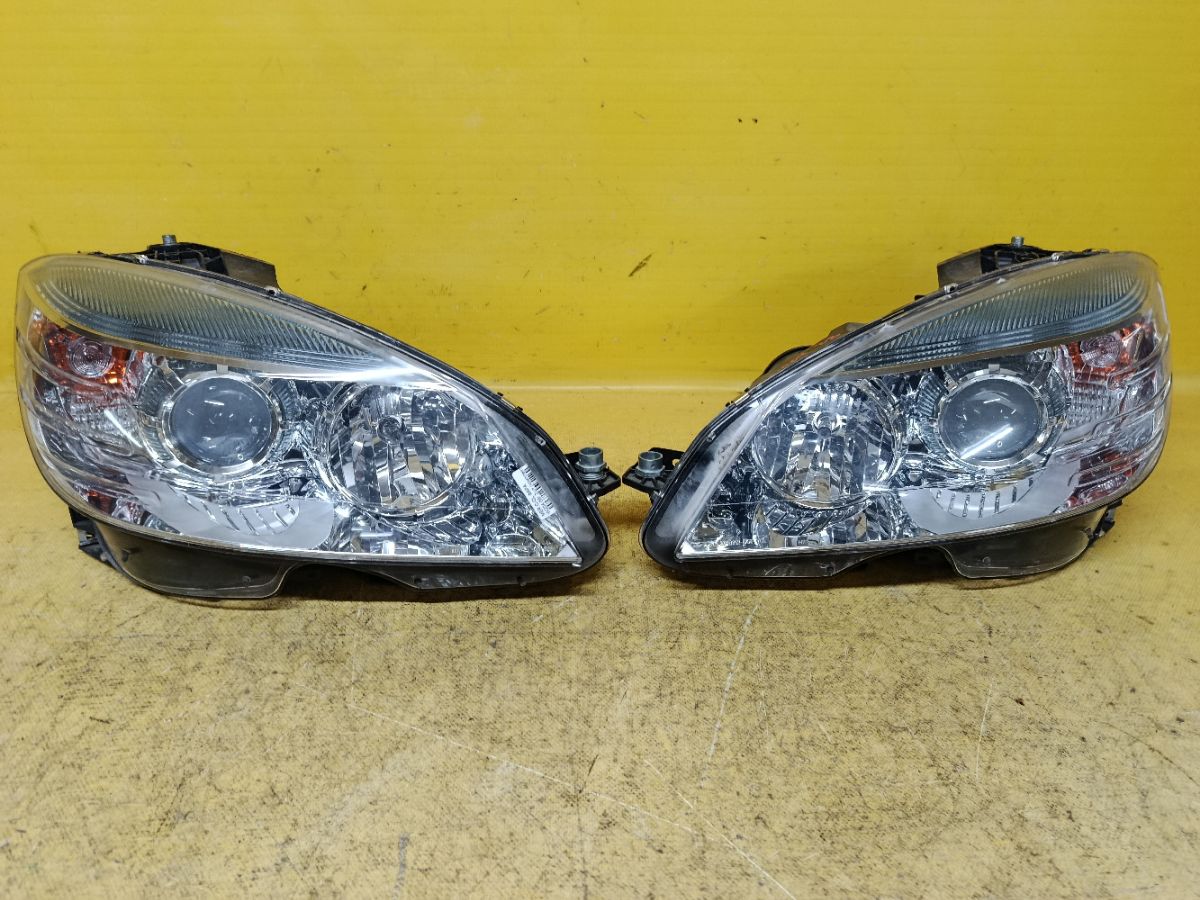 Фара на Mercedes-Benz C-Class W204 Фото 1