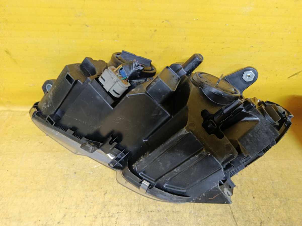 Фара на Mercedes-Benz C-Class W204 Фото 7