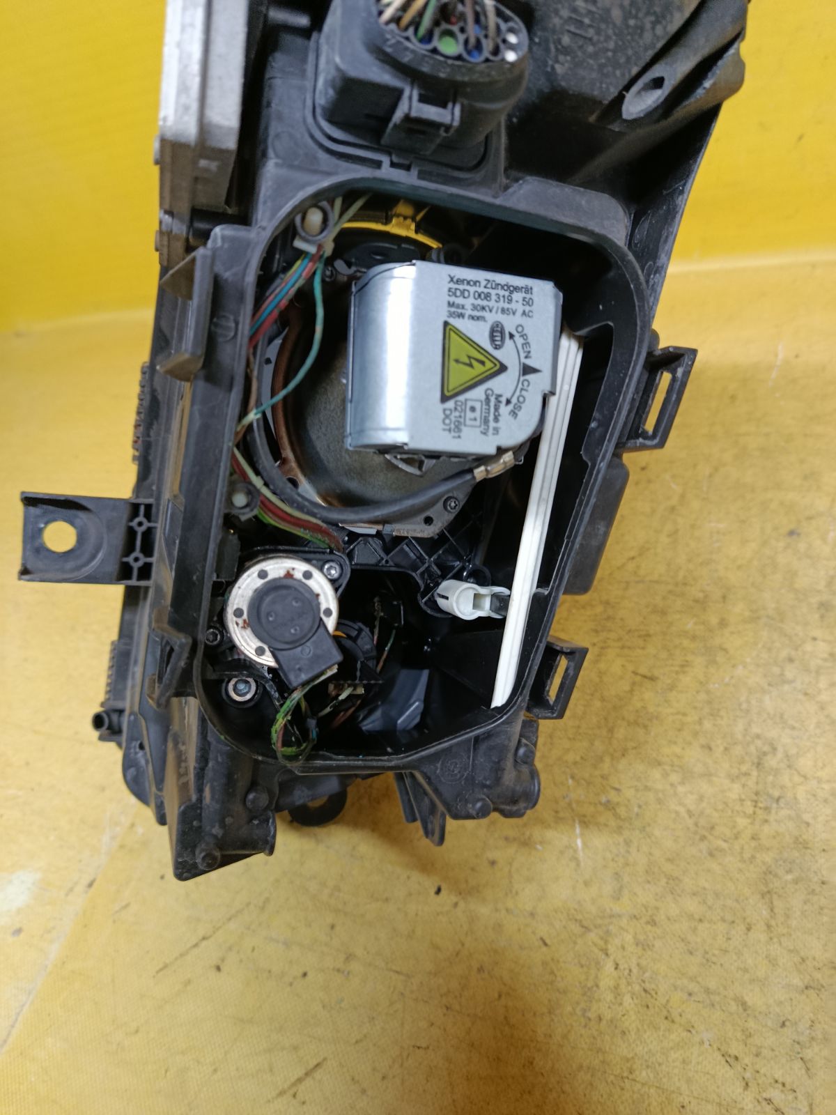 Фара 4F0941003AK на Audi A6 4F Фото 9