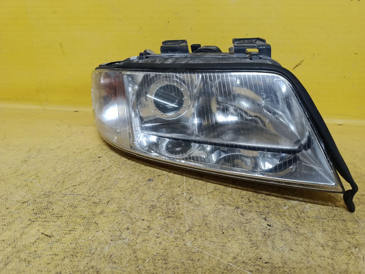 Фара на Audi A6 4B Фото 1