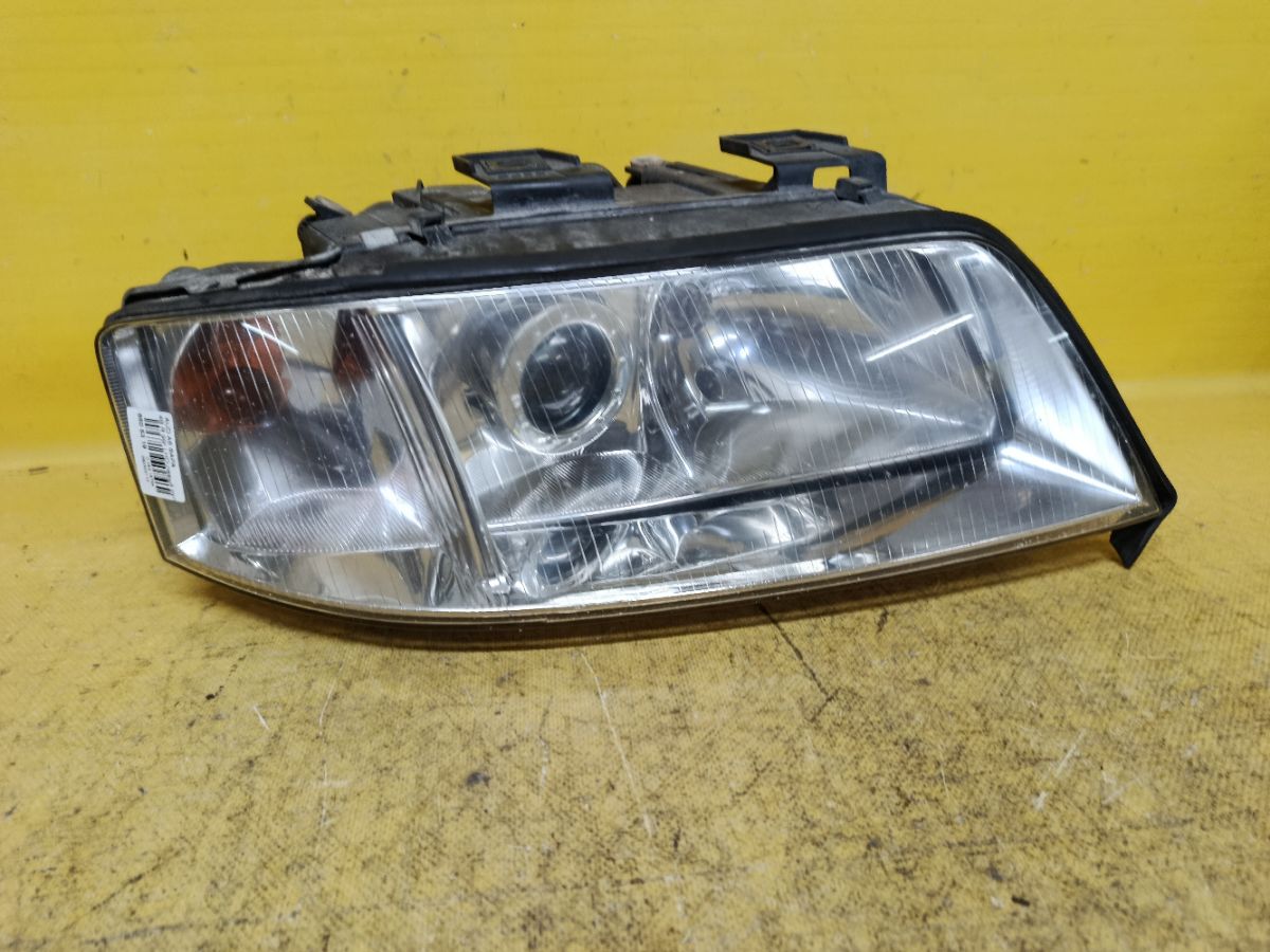 Фара на Audi A6 4B Фото 2