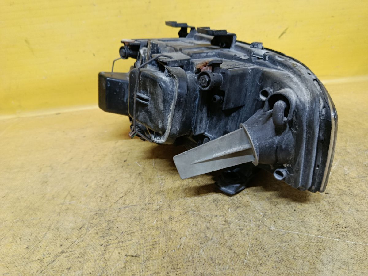 Фара на Audi A6 4B Фото 4