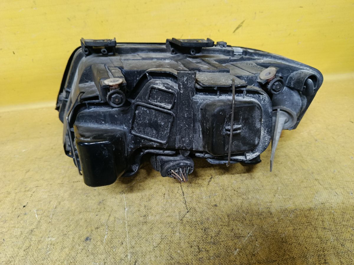 Фара на Audi A6 4B Фото 5