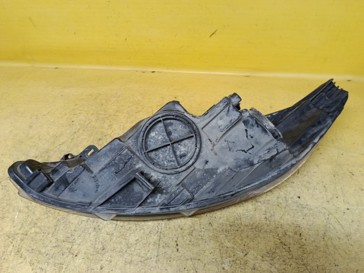 Фара 8A61-13W029-AH на Ford Fiesta 6 Фото 8