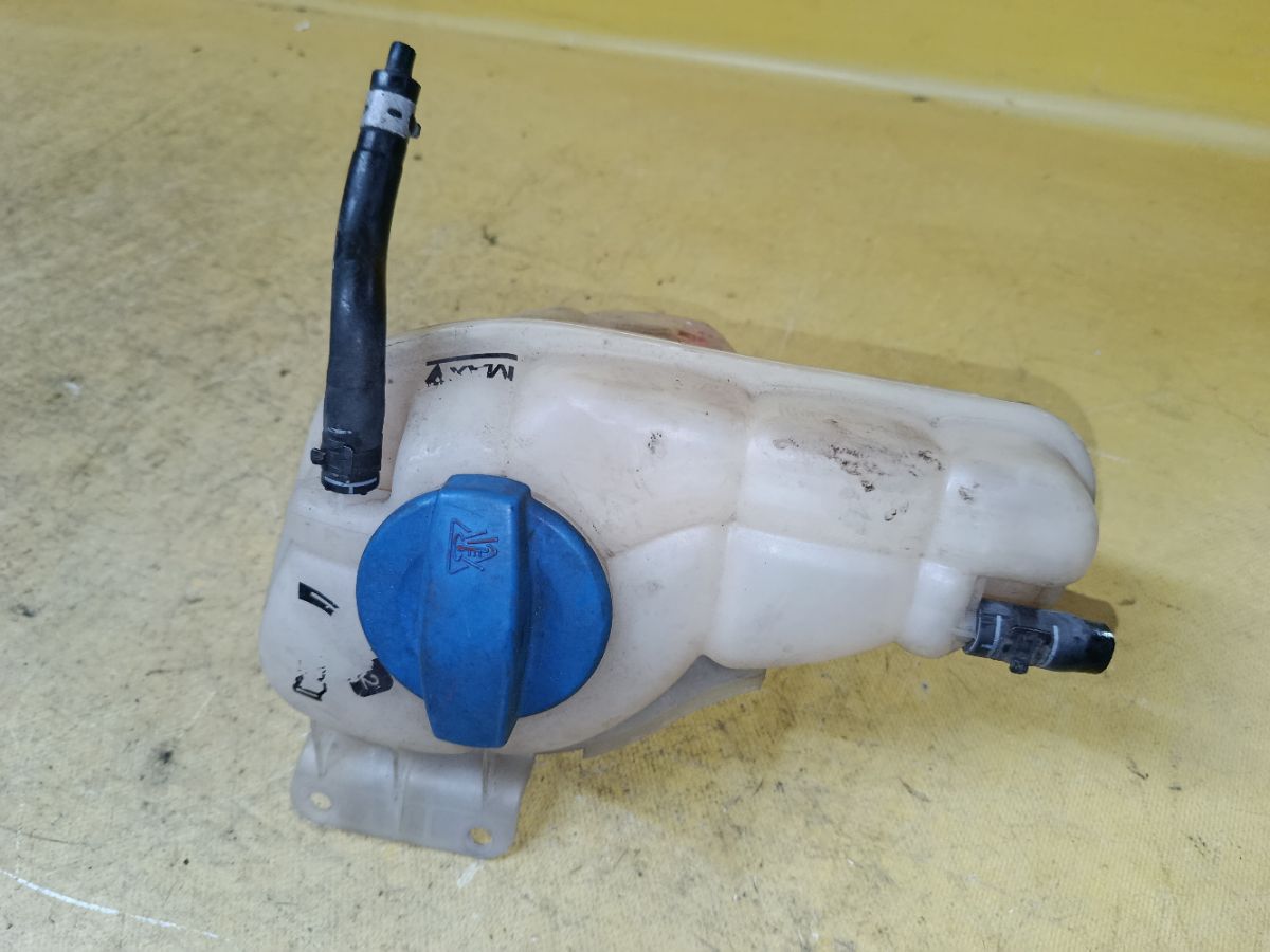 Бачок расширительный 4E0121403G на Audi A8 4E Фото 1