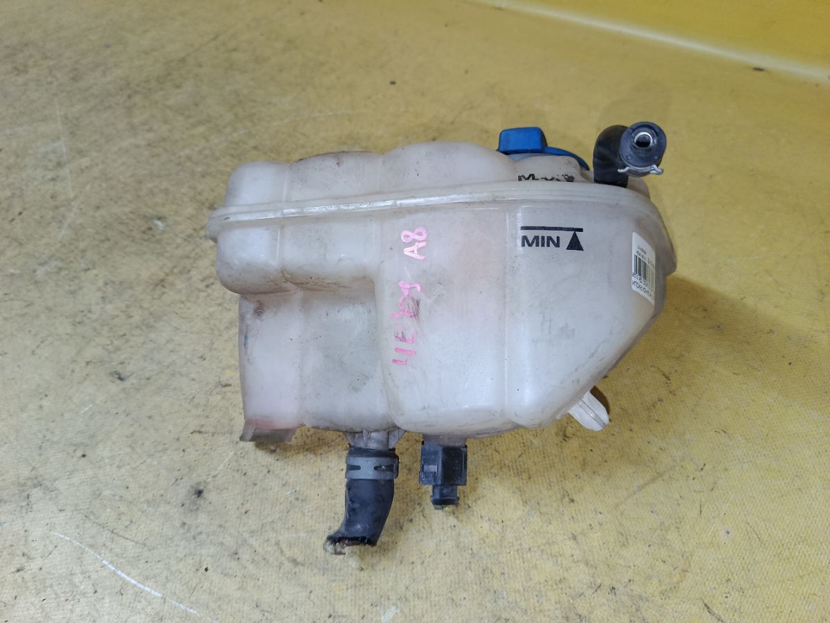 Бачок расширительный 4E0121403G на Audi A8 4E Фото 2