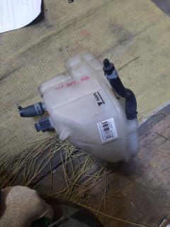 Бачок расширительный 4E0121403G на Audi A8 4E Фото 4