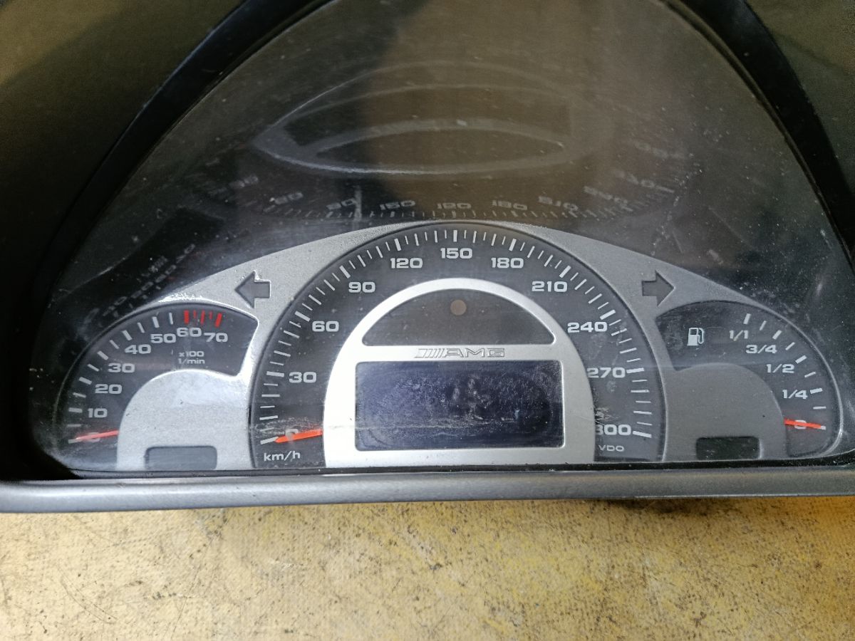 Спидометр A2035409711 на Mercedes-Benz C-Class W203.065 112.961 Фото 2