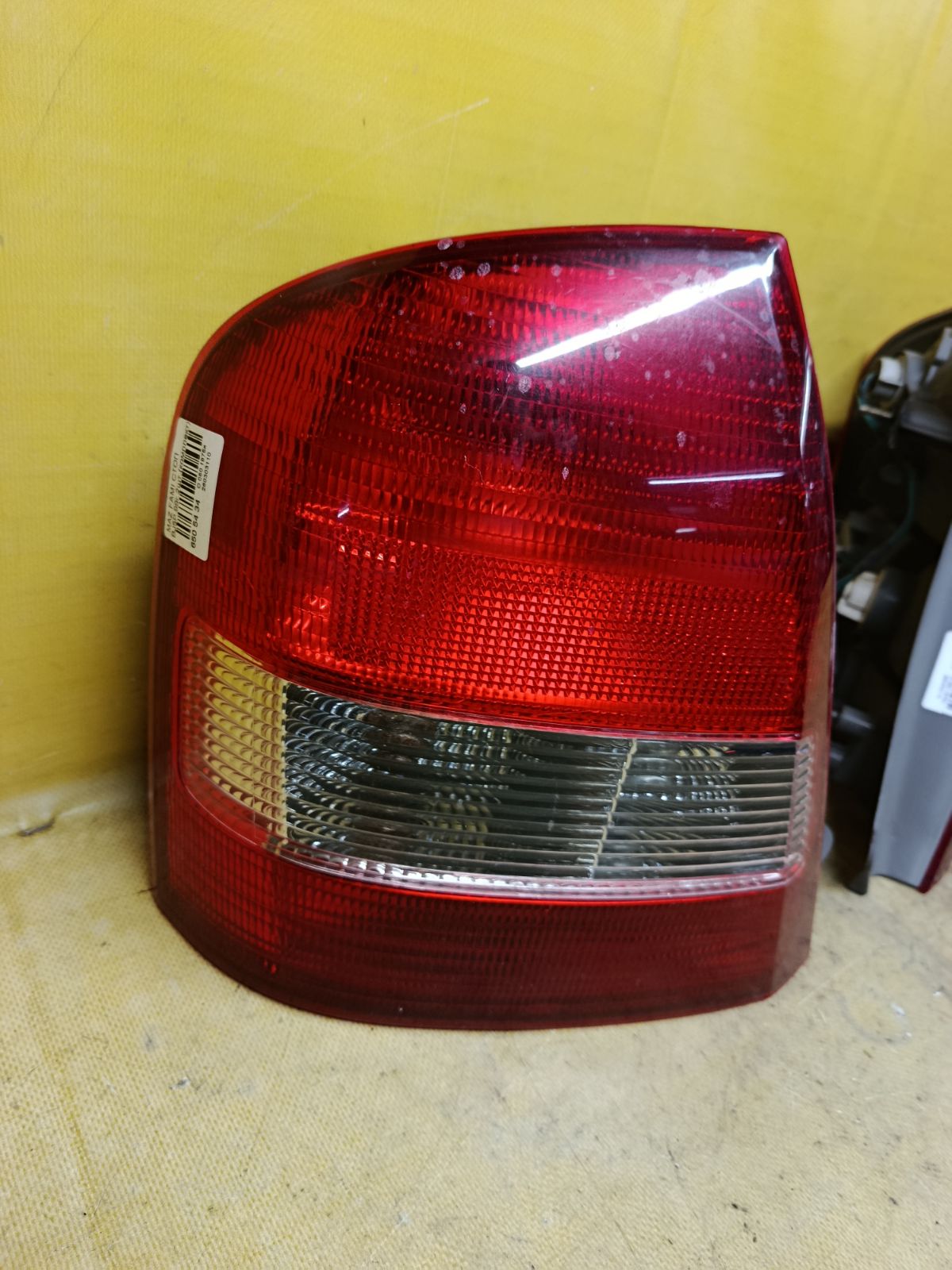 Стоп на Mazda Familia BJ5P Фото 3