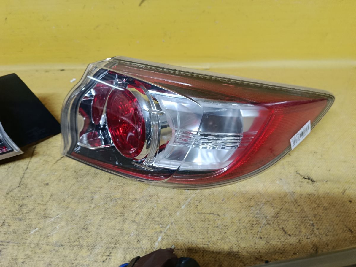 Стоп P8239 P8239 на Mazda Axela BL5FW Фото 2