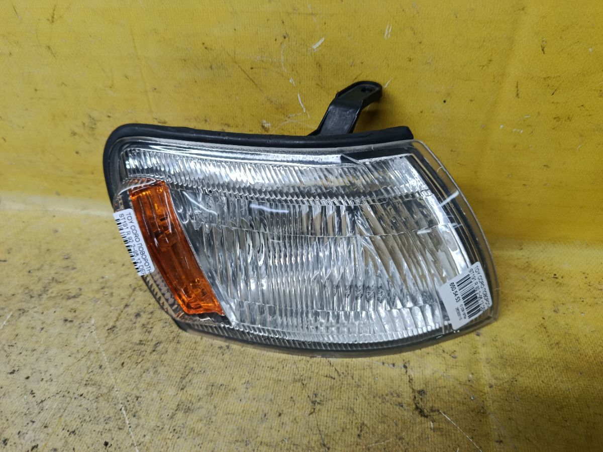 Поворотник к фаре на Toyota Corona ST191 Фото 1