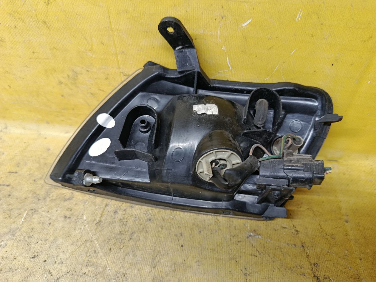 Поворотник к фаре на Toyota Corona ST191 Фото 2