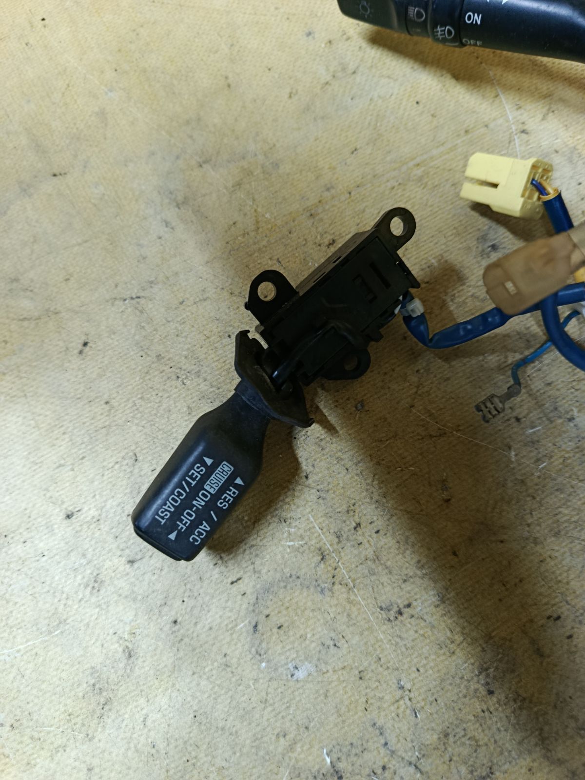 Переключатель поворотов 84310-48050 на Lexus Rx300 MCU15L Фото 2