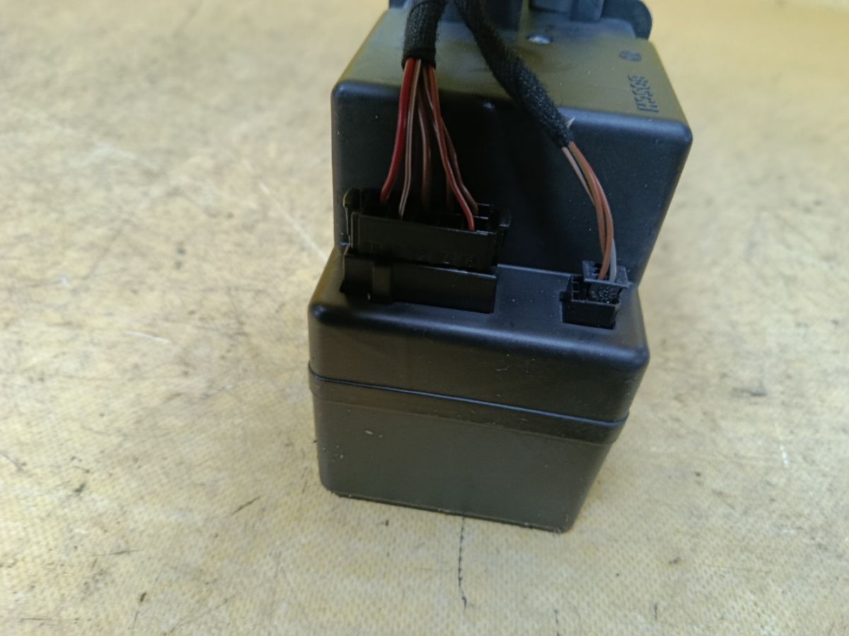 Компрессор центрального замка 2208000748 на Mercedes-Benz S-Class W220.063 Фото 3