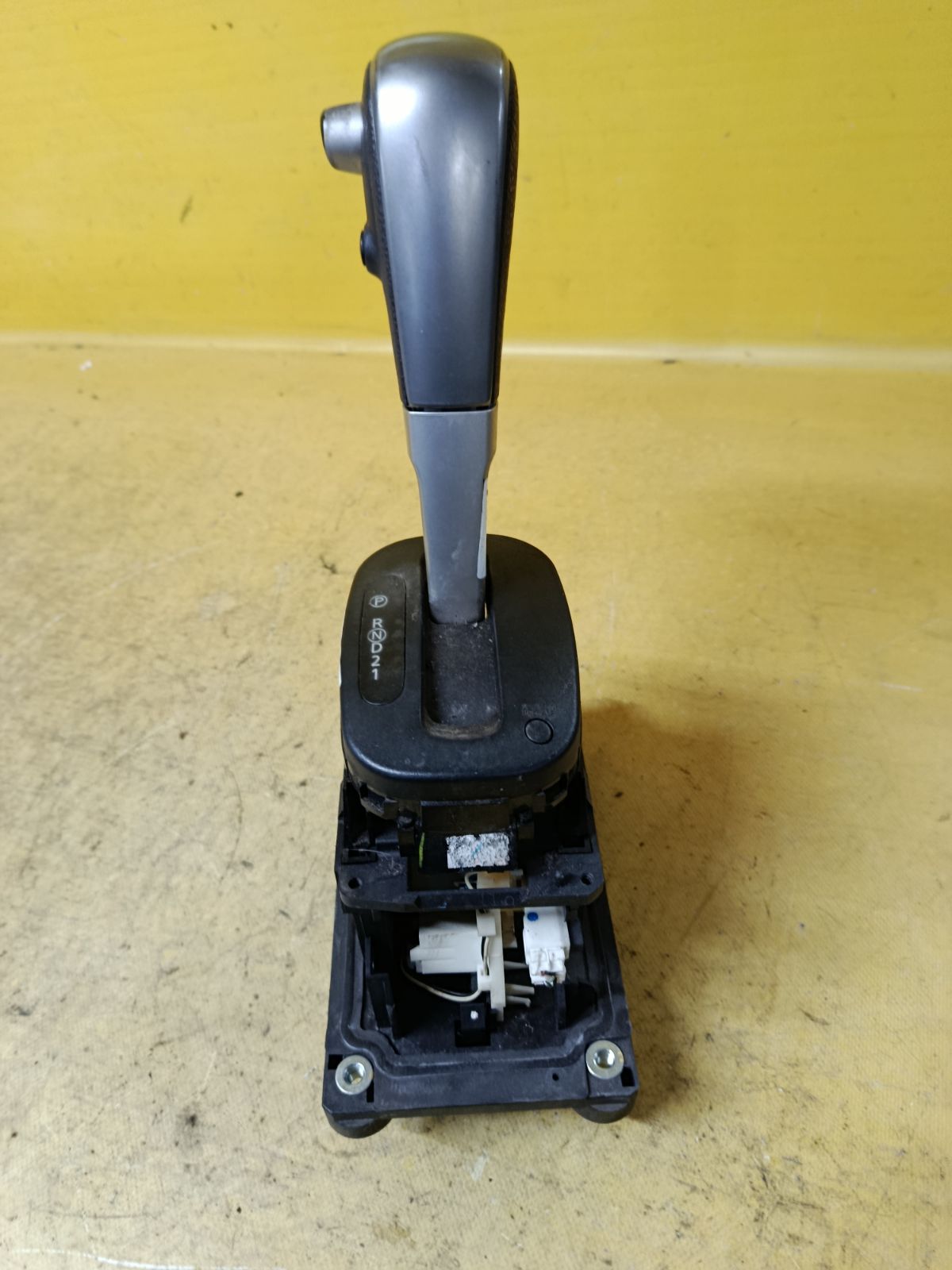 Ручка КПП на Nissan Tiida C11 Фото 3