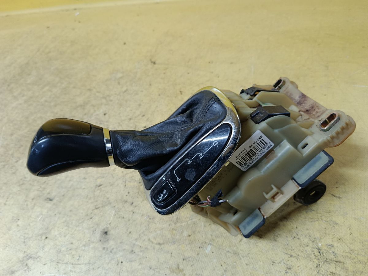 Ручка КПП A2032675824 на Mercedes-Benz C-Class W203.042 Фото 1