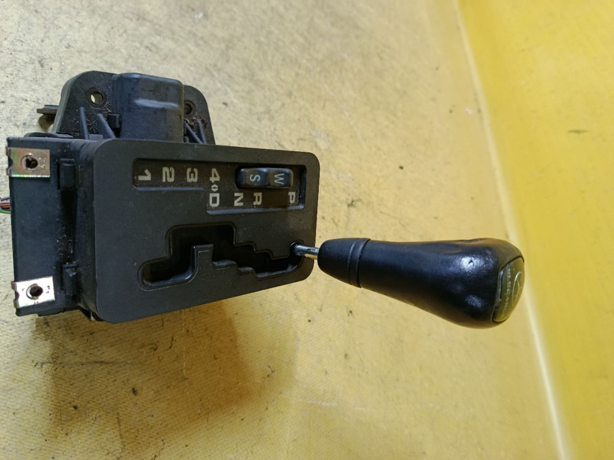 Ручка КПП A1402670837, A2022670137 на Mercedes-Benz E-Class W210.037 Фото 2