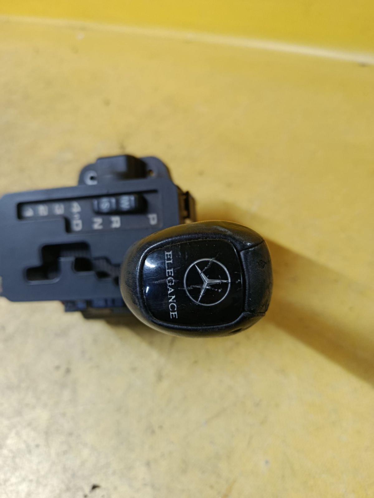 Ручка КПП A1402670837, A2022670137 на Mercedes-Benz E-Class W210.037 Фото 3