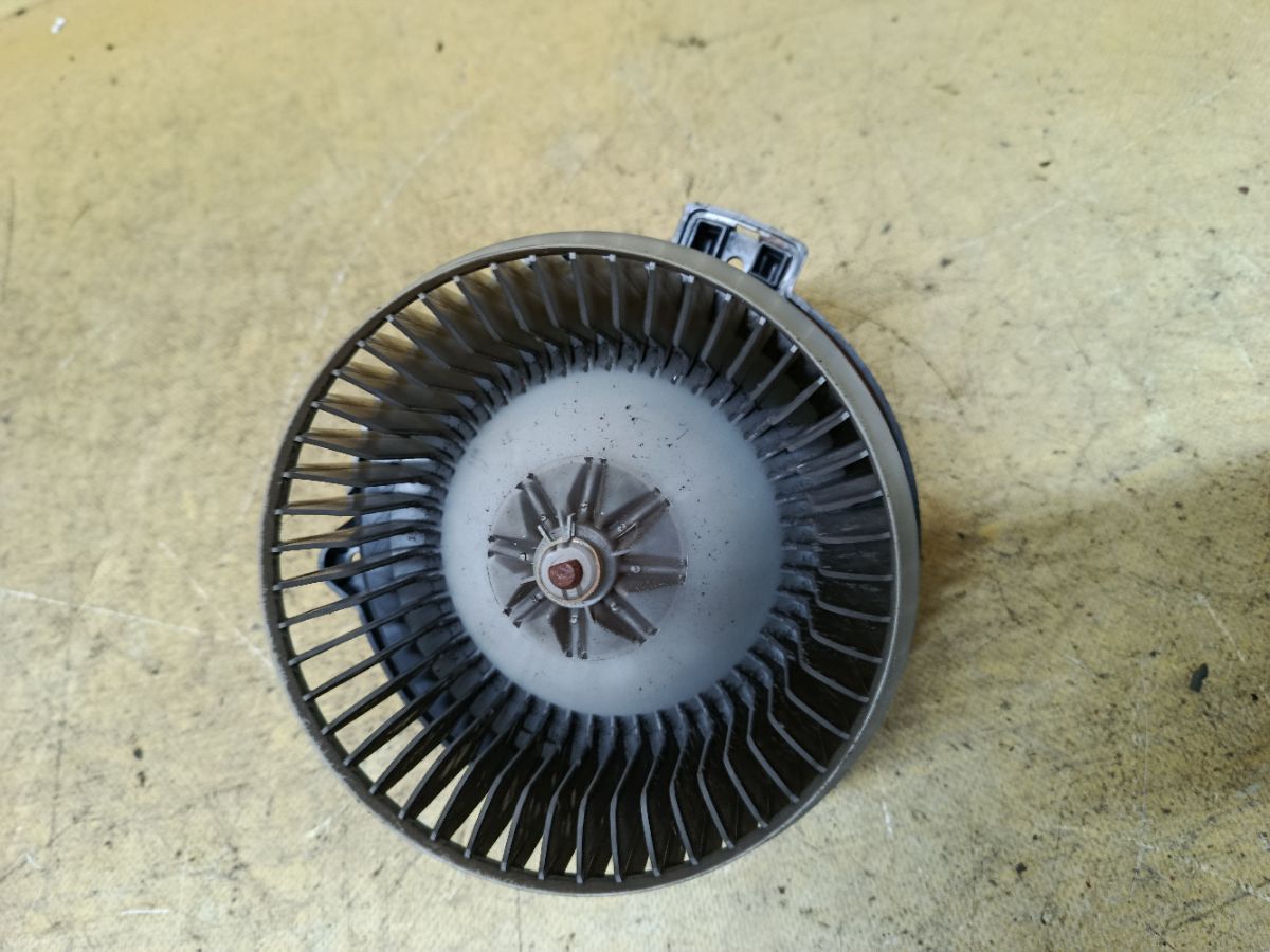 Мотор печки на Honda Cr-V RD5 Фото 2