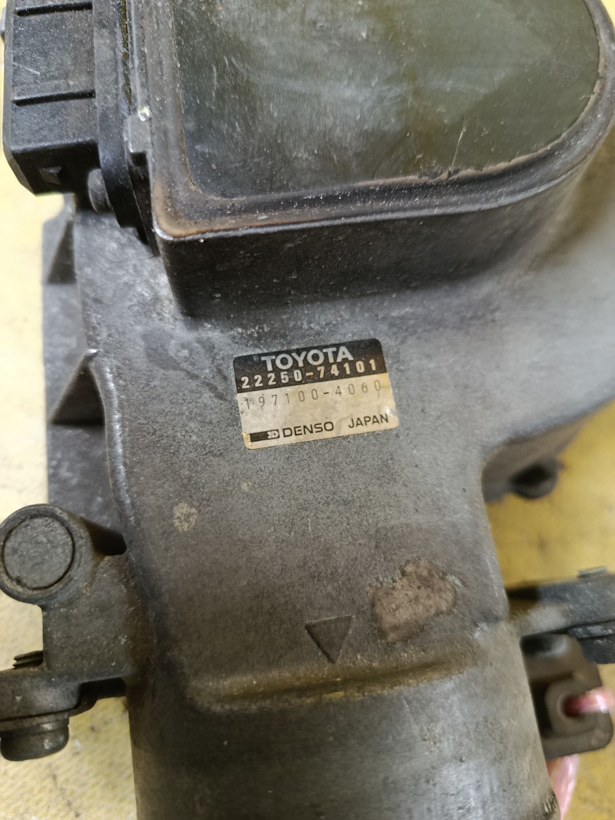 Датчик расхода воздуха 22250-74101 на Toyota Corona ST171 3S-FE Фото 2