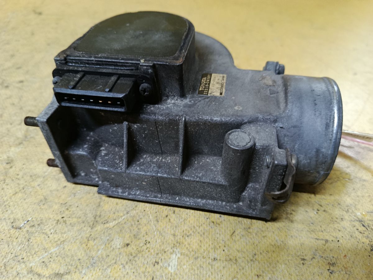 Датчик расхода воздуха 22250-74101 на Toyota Corona ST171 3S-FE Фото 3