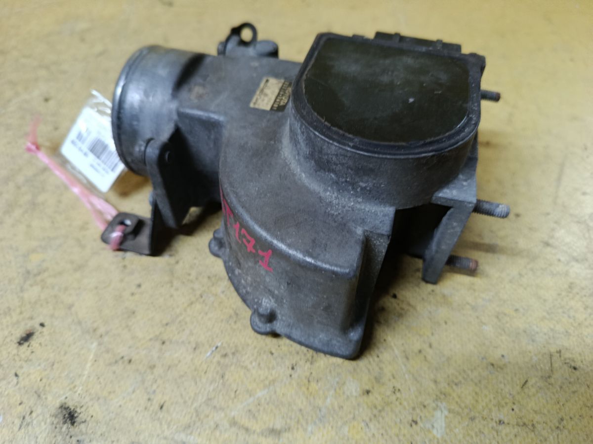 Датчик расхода воздуха 22250-74101 на Toyota Corona ST171 3S-FE Фото 4